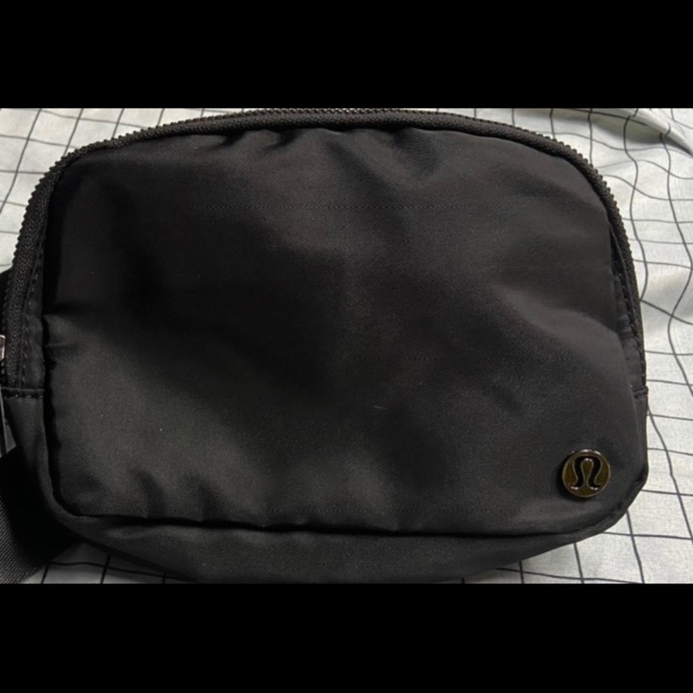 Lululemon belt bag